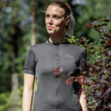 GRUS WOMAN